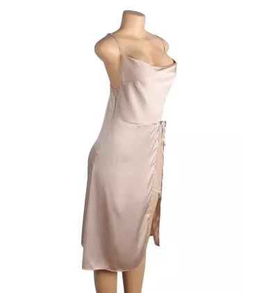 Camisón sexy con espalda descubierta