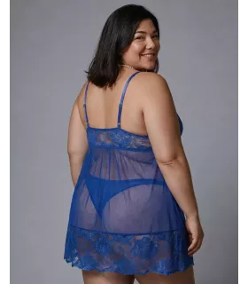 Camisón corto de encaje con escote en V
