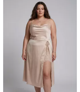 Camisón sexy con espalda descubierta
