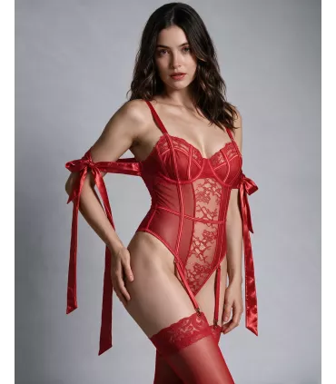 Body de encaje con liguero